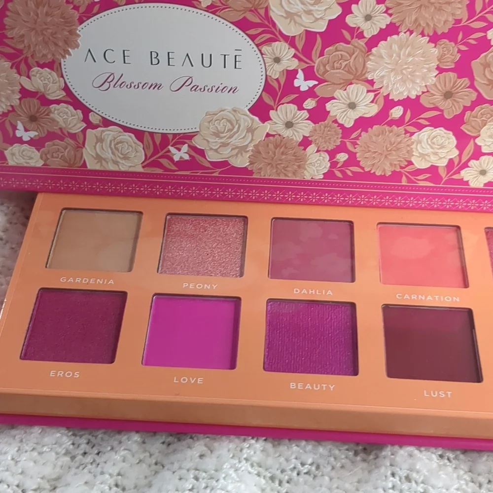 Ace Beautē Blossom Passion Palette, 19.2g/0.68oz - Picture 3 of 13